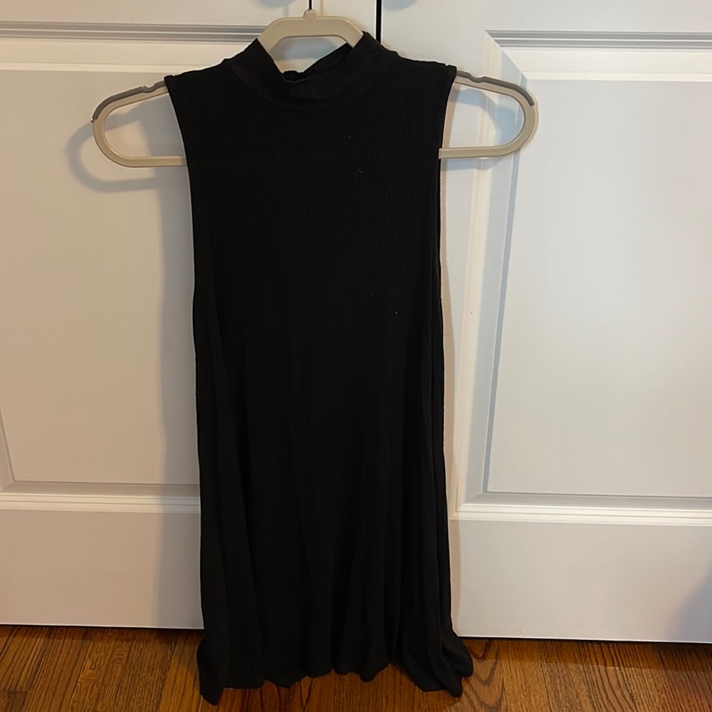Sleeveless dress